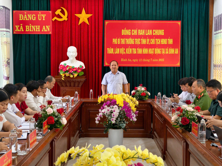 Quang cảnh buổi làm việc. Ảnh: Dũng Nhân img-1061.jpg