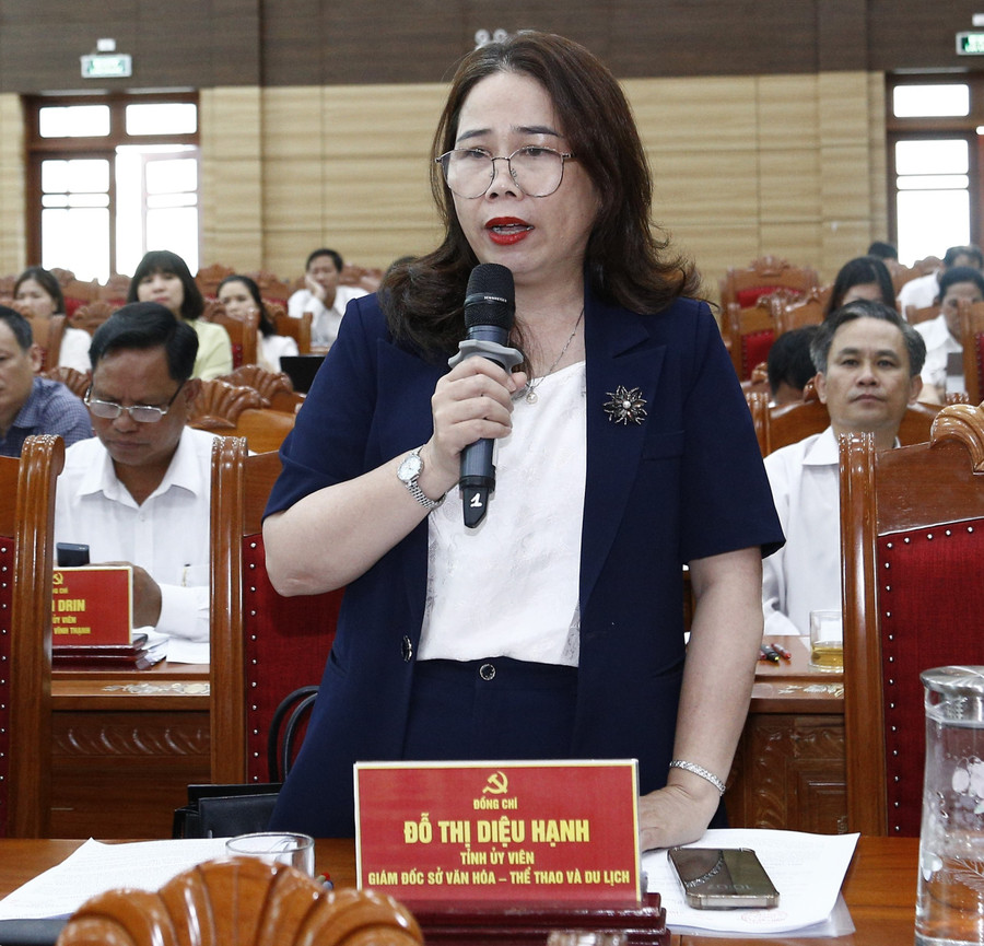 Theo Giám đốc Sở Văn hóa-Thể thao và Du lịch Đỗ Thị Diệu Hạnh, Sở đặt ra chỉ tiêu trong 6 tháng cuối năm tỉnh sẽ thu hút 5 triệu lượt khách du lịch và phát triển thêm các sản phẩm du lịch. Ảnh: Hân Phúc 4-1858.jpg
