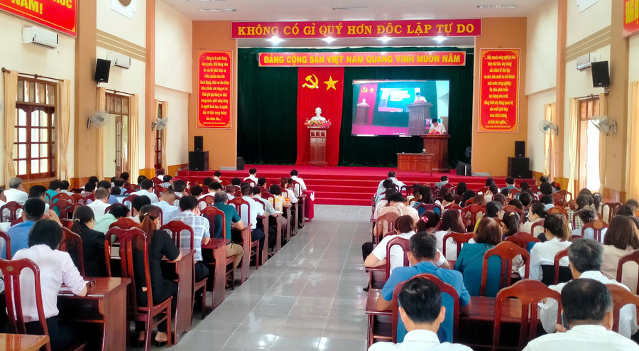 Quang cảnh hội nghị. Ảnh: Hồng Hạnh quang-canh-hn-quan-triet-truc-tiep-tai-hoi-truong-19-5-huyen.jpg
