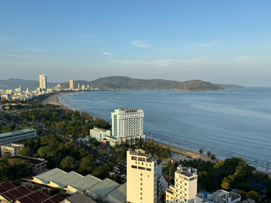 Sở hữu đường bờ biển dài và đẹp là lợi thế giúp du lịch Việt Nam thu hút đông đảo du khách quốc tế. Ảnh: P.V binhdinh.jpg