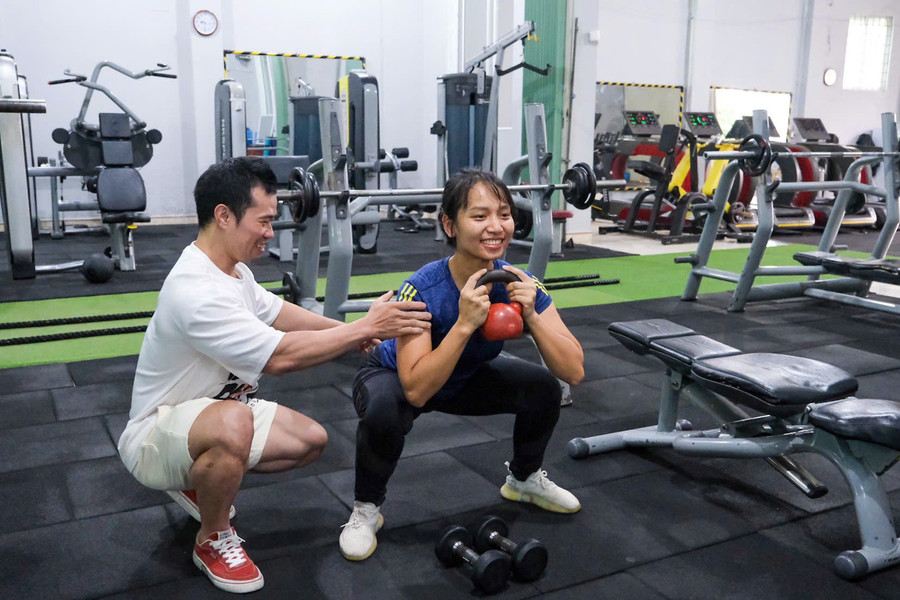 Từ một chàng trai gày gò, tự ti về vóc dáng, Nguyễn Thanh Hiếu nỗ lực không ngừng để trở thành một huấn luyện viên thể hình. Ảnh: Hoàng Ngọc z6829664424366-9410b448e9c0db144c9d62765e2dfb18.jpg