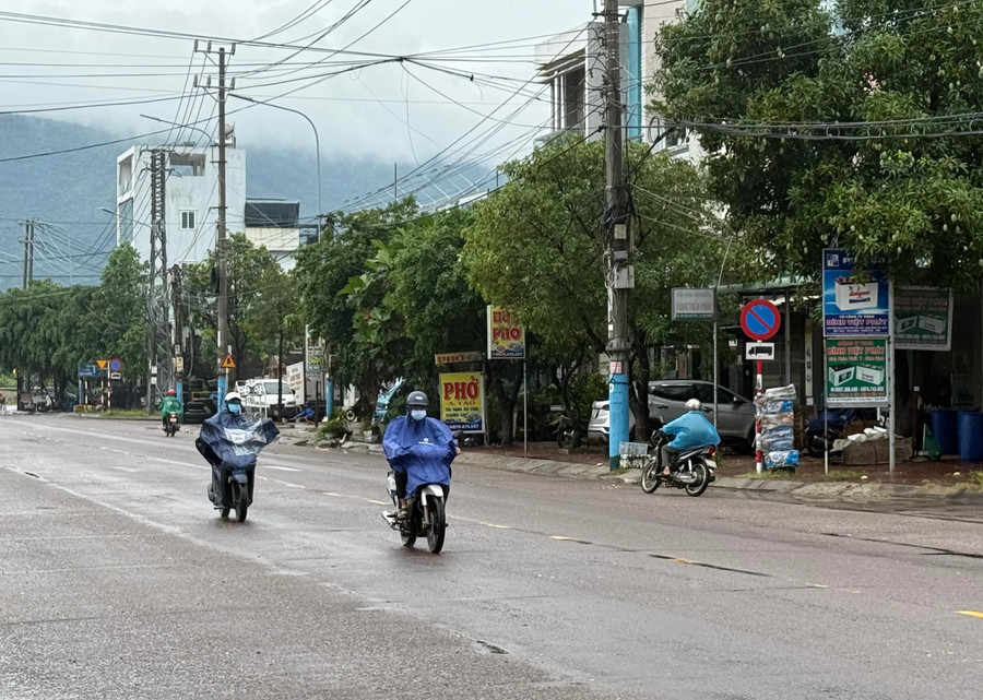 Tháng 11 có khả năng xuất hiện 2-3 đợt mưa lớn diện rộng tập trung chủ yếu ở khu vực phía Đông tỉnh. Ảnh: P.V mua-giong.jpg
