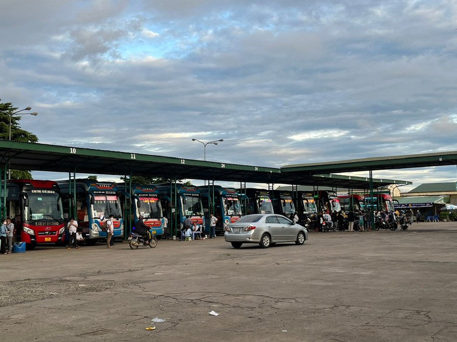 Việc sử dụng xe mô tô, xe gắn máy, xe thô sơ để kinh doanh vận chuyển hành khách, hàng hóa phải thực hiện theo quy định. Ảnh: P.V z6528463995479-1ac38ecd9491e293579946ce122e1882.jpg