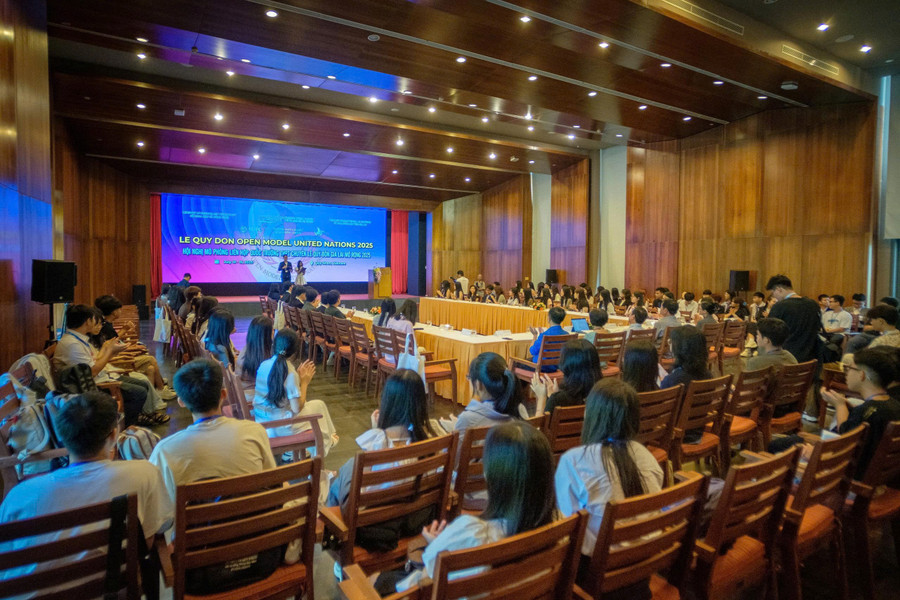 Quang cảnh hội nghị. Ảnh: A.N 1-icise.jpg