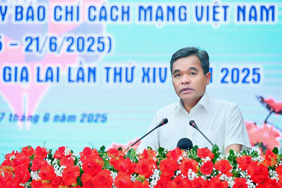 Bí thư Tỉnh ủy Hồ Văn Niên phát biểu tại hội nghị. Ảnh: Đức Thụy 41267637356b8235db7a.jpg
