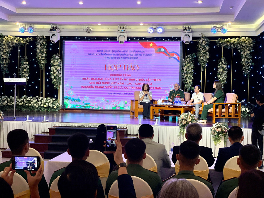 Quang cảnh buổi họp báo. Ảnh: Lam Nguyên 4e717bef0269b437ed78.jpg