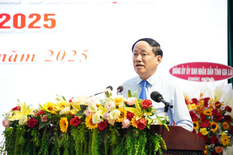 Phó Bí thư Tỉnh ủy-Chủ tịch UBND tỉnh Phạm Anh Tuấn phát biểu tại lễ kỷ niệm. Ảnh: Nguyễn Hân a-1.jpg