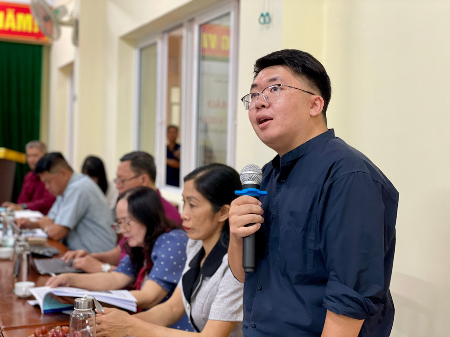 O mestre Nguyen Hoang Long comentou que as pinturas de Xu Man representam 0fa885a0126c9e32c77d.jpg