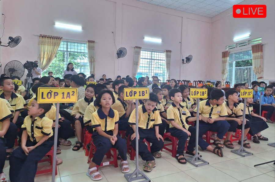 Các em học sinh Trường Chuyên biệt Hy Vọng Quy Nhơn cũng đã ổn định tổ chức trước buổi lễ. Ảnh: Quang Tấn truong-hy-vong-9614.jpg