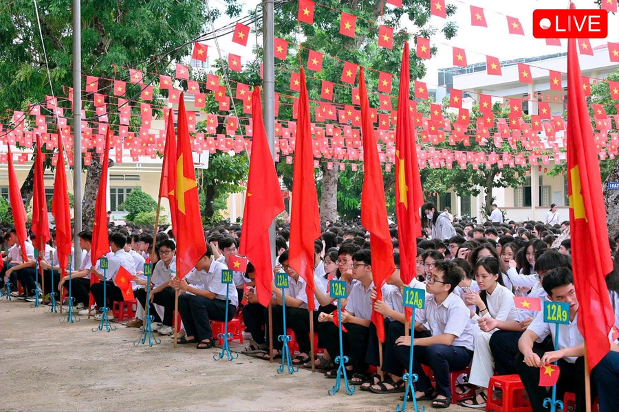 Lễ khai giảng năm học 2025 - 2026 diễn ra trong không khí trang nghiêm, phấn khởi. Ảnh: Đức Thụy gen-h-kg.jpg