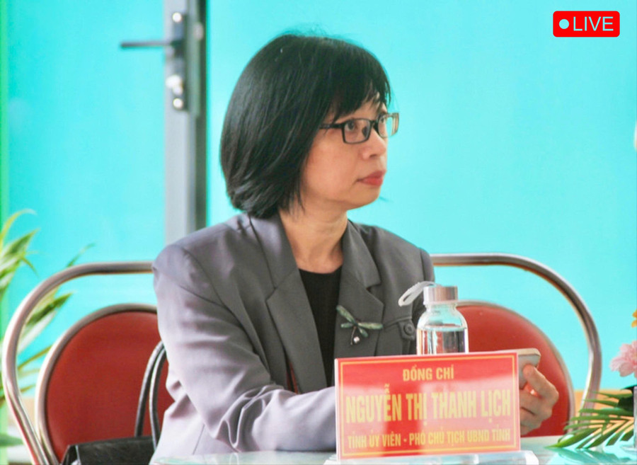 Đồng chí Nguyễn Thị Thanh Lịch-Phó Chủ tịch UBND tỉnh Gia Lai dự Lễ Khai giảng năm học 2025-2026 và Lễ khánh thành trường mới tại Trường Mầm non Ia Pết (xã Ia Băng). Ảnh: Hoàng Hoài z6978727849610-66edea5168f4692279acc4a644ea2dff-6865.jpg