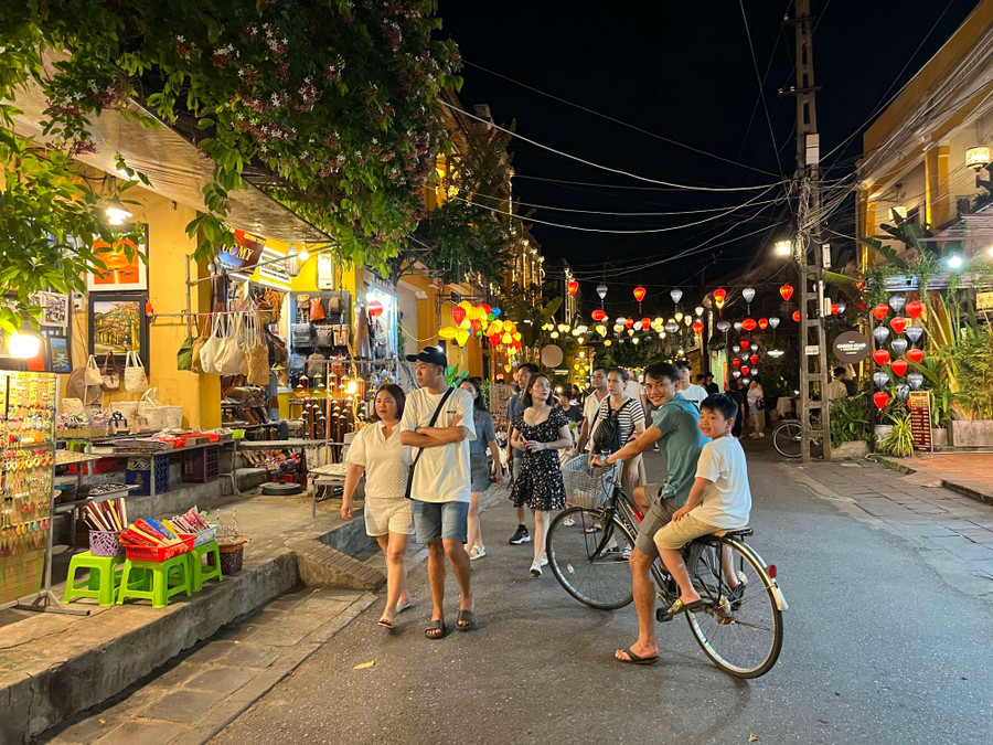 Du khách có thể thuê hoặc sử dụng xe đạp miễn phí tại nơi lưu trú tại Hội An. Ảnh: P.V img-7699.jpg