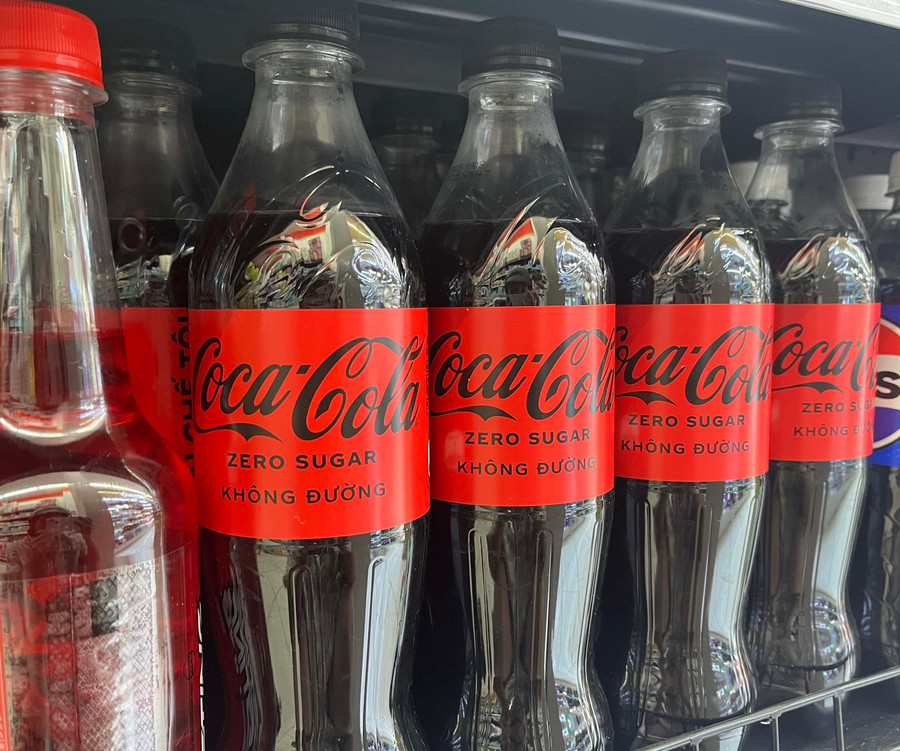 Đến năm 2030, ước tính có 602 triệu kg chất thải nhựa từ các sản phẩm của Coca-Cola thải ra môi trường. Ảnh: P.V img-1201.jpg
