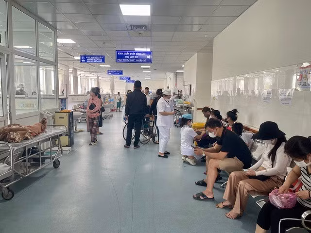 Bệnh nhân vào Bệnh viện Vũng Tàu cấp cứu sau khi ăn bánh mì