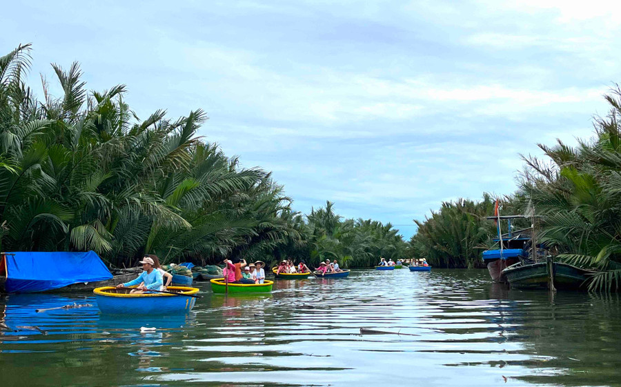 Công tác quản lý nhà nước đối với hoạt động lữ hành, hướng dẫn viên du lịch, khu/điểm du lịch và lưu trú du lịch... là một trong những nội dung sẽ được kiểm tra. Ảnh: P.V img-7785.jpg