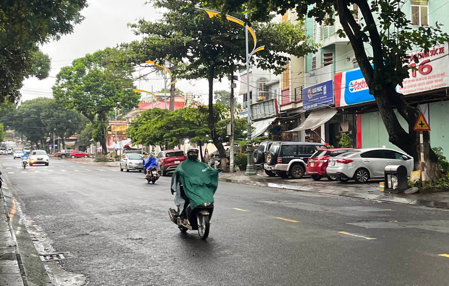 Cần đề phòng xảy ra các hiện tượng thời tiết như giông, sét, lốc, mưa đá, mưa lớn cục bộ và gió giật mạnh. Ảnh: P.V img-2159.jpg