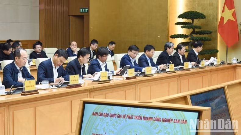 Lãnh đạo các bộ, ngành Trung ương là thành viên Ban Chỉ đạo tham dự phiên họp. (Ảnh: TRẦN HẢI)