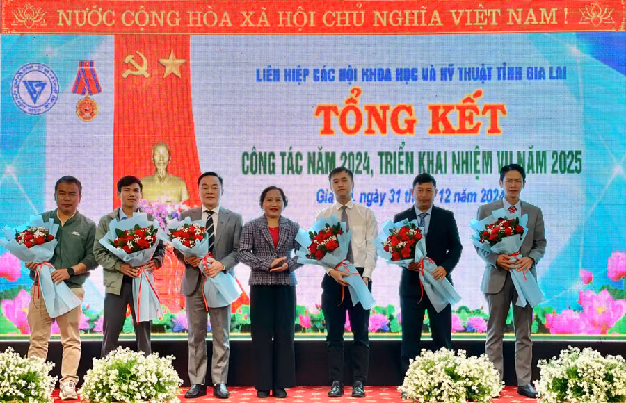 cac-tan-tien-si-duoc-ton-vinh-tai-chuong-trinh.jpg