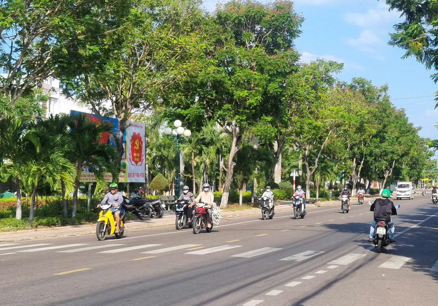 Khu vực phía Đông tỉnh nắng nóng gay gắt, có nơi lên đến 38 độ C. Ảnh: P.V z6866385842788-0e5280638e8250f719ec83639c902f26.jpg