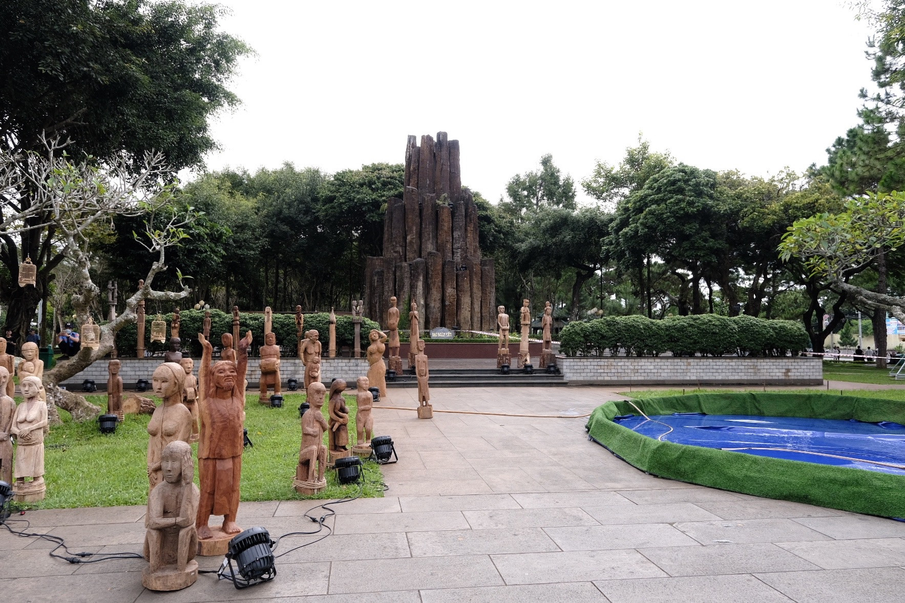 Đêm trình diễn nghệ thuật thời trang thổ cẩm sẽ diễn ra tại khu vực trụ đá Quảng trường Đại Đoàn Kết. Ảnh: Hoàng Ngọc