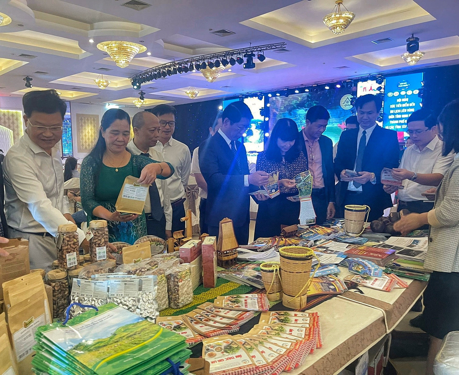 Sản phẩm OCOP được giới thiệu trong nhiều sự kiện xúc tiến du lịch của tỉnh Gia Lai. Ảnh: Bùi Hương Thảo