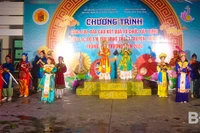 Nhen lên tình yêu hát bội, bài chòi