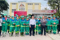 Phó Chủ tịch Thường trực UBND tỉnh Nguyễn Tuấn Thanh thăm, chúc Tết công nhân Công ty CP Môi trường Bình Định