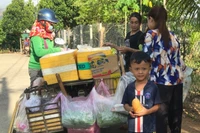 Thân quen những “phiên chợ di động” ở làng