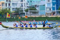Quy Nhơn: Sôi động, hấp dẫn giải đua thuyền