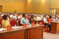 Trao giải thưởng Quang Trung, học bổng khuyến tài cho học sinh, sinh viên năm học 2024 - 2025