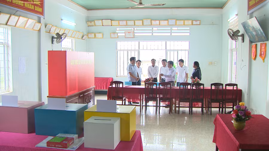 khu-vuc-bo-phieu-10-tra-trung.png