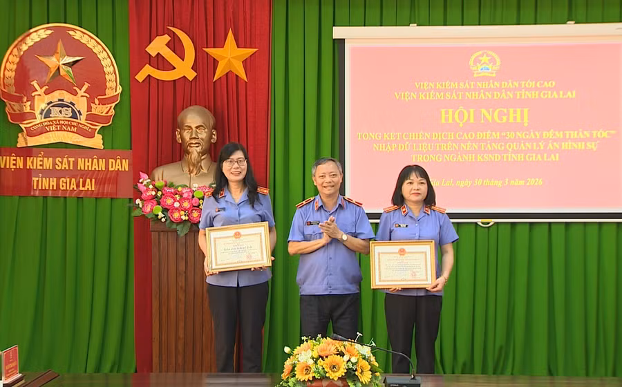 trao-giay-ken.jpg