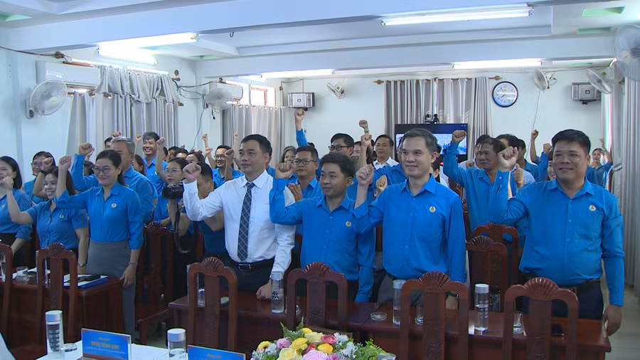 Cán bộ, công chức, viên chức và người lao động tỉnh Gia Lai quyết tâm hưởng ứng phong trào thi đua “Lao động giỏi, năng suất cao, thu nhập tốt”. Ảnh: Bảo Long