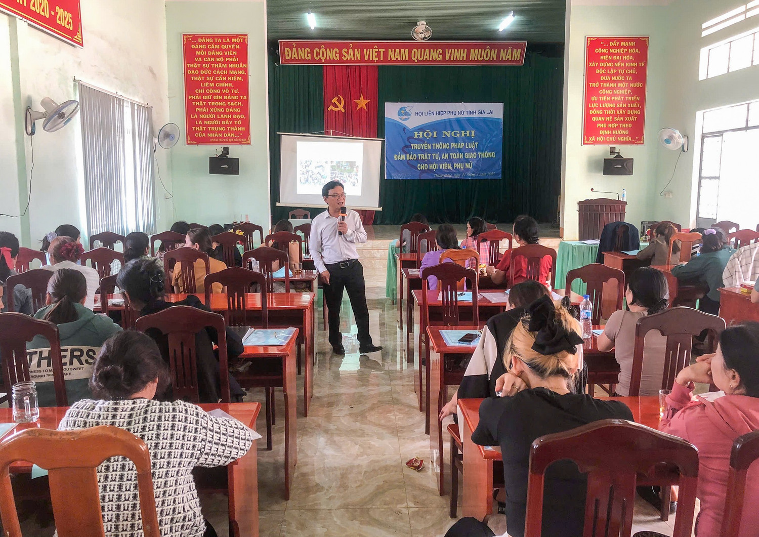 Quang cảnh hội nghị. Ảnh: Minh Châu img-9820.jpg