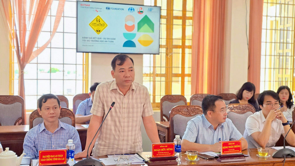 Chủ tịch UBND TP. Pleiku Đoàn Hữu Dũng phát biểu tại buổi làm việc. Ảnh: B.B anh-2.jpg