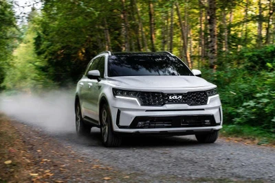 So với thế hệ trước, Kia Sorento 2025 sở hữu một diện mạo hoàn toàn mới với ngoại hình mạnh mẽ, cá tính và sang trọng. Ảnh: S.T