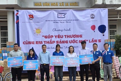 Gần 90 triệu đồng thực hiện chương trình “Góp yêu thương cùng em thắp sáng ước mơ”