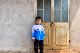 Đak Đoa trợ cấp xã hội cho em Nêu 