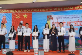 Trường THPT Phan Bội Châu tổng kết năm học 2024-2025