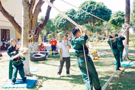 Trường Tiểu học Kim Đồng tổ chức hoạt động ngoại khóa quân đội “Chúng tôi là chiến sĩ”