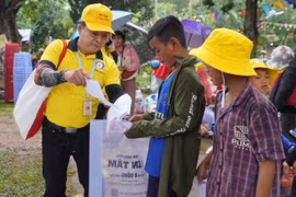 Ấm áp "Phiên chợ 0 đồng" 