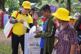 Ấm áp "Phiên chợ 0 đồng" 