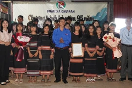 Ra mắt Câu lạc bộ Cồng chiêng làng Krái