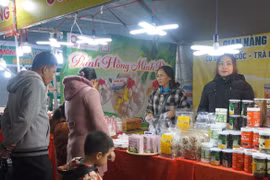 Rộn ràng lễ hội ẩm thực đường phố Pleiku