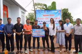 Trao “nhà nhân ái” cho trẻ em đặc biệt khó khăn tại xã Chư Sê