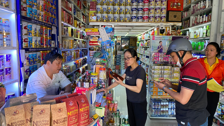 Chính sách giảm 2% thuế Giá trị gia tăng góp phần giảm chi phí trực tiếp cho người dân khi mua hàng hóa, sử dụng dịch vụ. Ảnh: Sơn Ca. Chính sách giảm 2% thuế Giá trị gia tăng góp phần giảm chi phí trực tiếp cho người dân khi mua hàng hóa, sử dụng dịch vụ. Ảnh: Sơn Ca.