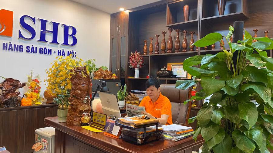 Sự hiện diện của cây xanh trong không gian công sở đã mang lại nhiều lợi ích về mặt tinh thần, sức khỏe, tạo động lực làm việc tích cực và hiệu quả hơn. Ảnh: Sơn Ca