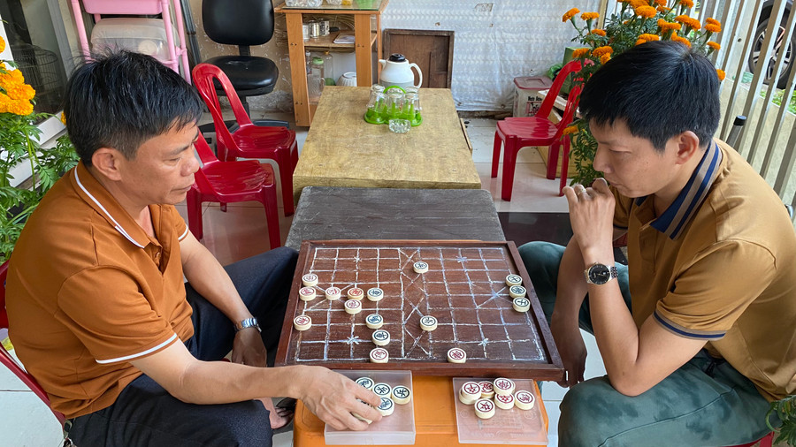 Một điểm chung hầu hết kỳ thủ ở Pleiku là sự nhiệt huyết đối với bộ môn thể thao có bề dày lịch sử hơn một ngàn năm. Ảnh: Sơn Ca Một điểm chung hầu hết kỳ thủ ở Pleiku là sự nhiệt huyết đối với bộ môn thể thao có bề dày lịch sử hơn một ngàn năm. Ảnh: Sơn Ca