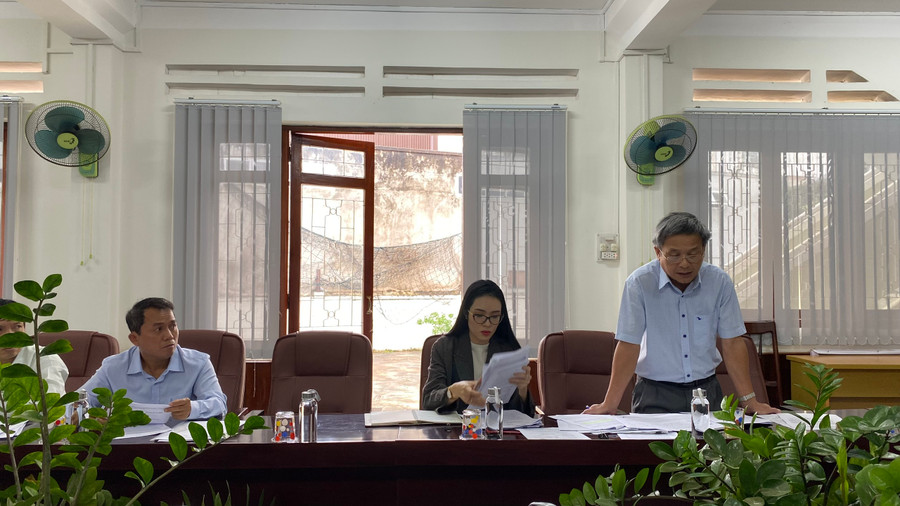 Đại diện Sở Tài chính tham gia góp ý các nội dung đề xuất bổ sung dự toán kinh phí thực hiện chính sách cho người có uy tín. Ảnh: Sơn Ca Đại diện Sở Tài chính tham gia góp ý các nội dung đề xuất bổ sung dự toán kinh phí thực hiện chính sách cho người có uy tín. Ảnh: Sơn Ca