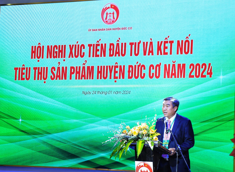 Ông Vũ Mạnh Định-Phó Bí thư Huyện ủy, Chủ tịch UBND huyện Đức Cơ phát biểu tại hội nghị. Ảnh: Sơn Ca Ông Vũ Mạnh Định-Phó Bí thư Huyện ủy, Chủ tịch UBND huyện Đức Cơ phát biểu tại hội nghị. Ảnh: Sơn Ca